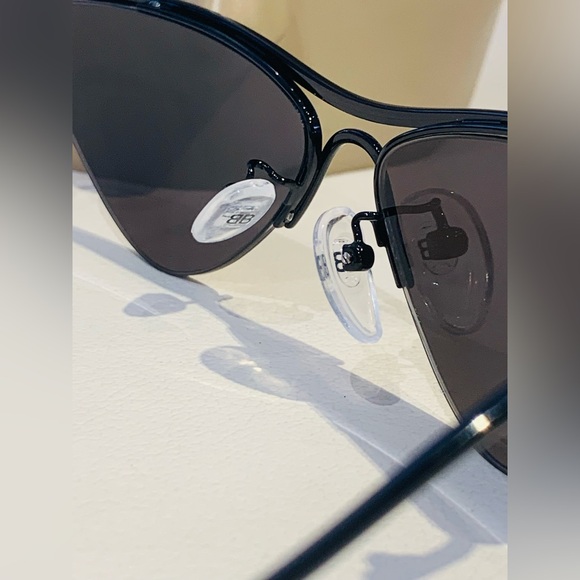 New Women’s Balenciaga Sunglasses - Picture 9 of 12